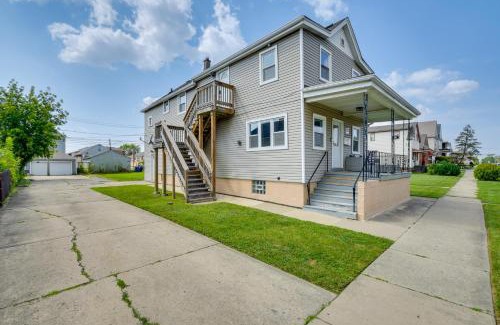 Blue Island Appartement | Dog-Friendly Blue Island Apt with Backyard!