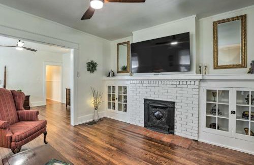 Forest Park Maison | Dog-Friendly Bungalow 1 Block to Avondale Dining!