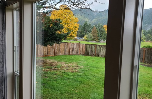 Carson Maison | Dog Friendly Carson Home on Elk Ridge Golf Course