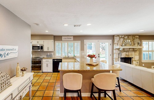 North San Antonio - SAT Maison | Maison chic, conviviale et familiale, piscine privée, cour arrière fermée et chiens ok!