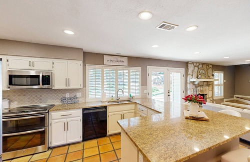 North San Antonio - SAT Maison | Maison chic, conviviale et familiale, piscine privée, cour arrière fermée et chiens ok!