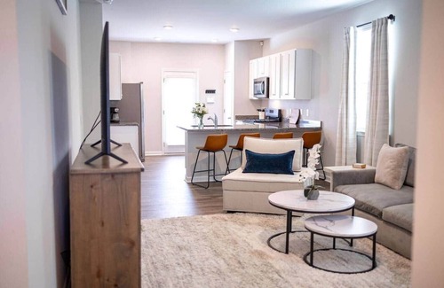 Wilmington Maison | Dog-Friendly Coastal Retreat