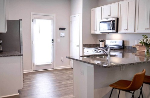 Wilmington Maison | Dog-Friendly Coastal Retreat