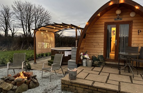 Dwyran Cabine | Cabine-Salle de bain privée séparée-Vue sur la campagne-Lawd