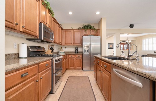 Fox Crossing Maison | Dog-friendly elegant home with classic finishes, enclosed yard & grill