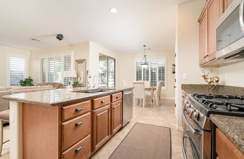 Fox Crossing Maison | Dog-friendly elegant home with classic finishes, enclosed yard & grill