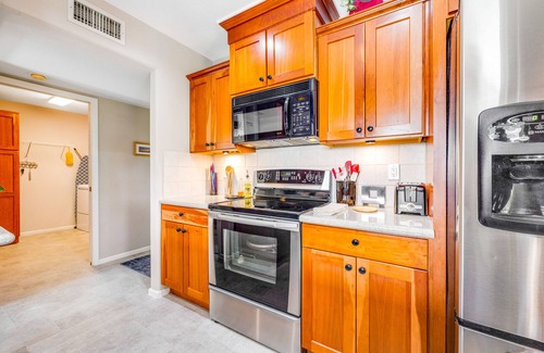 Sunland Village East Maison | Dog-friendly, golf course adjacent home with a pool, hot tub, & fitness center