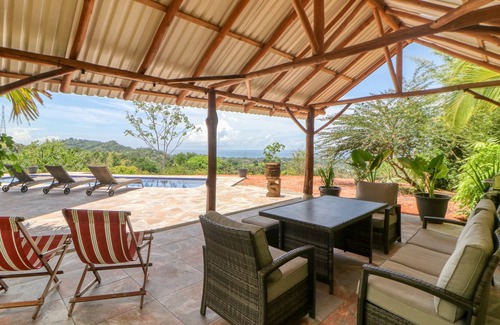Savegre Maison | Dog-Friendly Home Surrounded by Jungle & Close to Beach w/Private Pool, WiFi