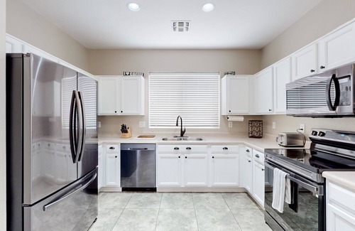 Gold Canyon Maison | Dog-friendly home with private heated pool, enclosed backyard, patio, grill, W/D