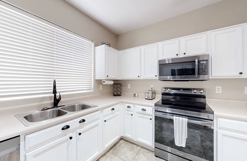 Gold Canyon Maison | Dog-friendly home with private heated pool, enclosed backyard, patio, grill, W/D