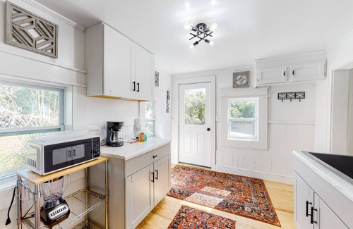 Frisco Maison | Dog-friendly home with washer/dryer & free WiFi - 3 miles from beach access