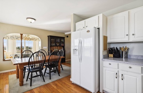Broadkill Beach Maison | Dog Friendly in Broadkill Beach. Enjoy the Short Walk to the Bay!!