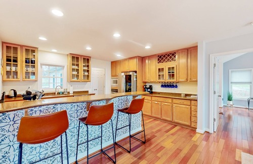Bumpass Maison | Dog-friendly lake luxury with dry sauna, hot tub, game room