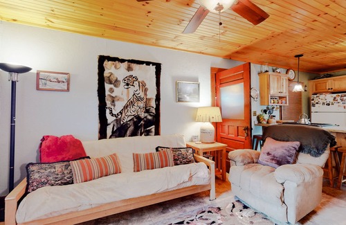 North Hero Maison | Dog-friendly lakefront house with firepit, grill, 5 kayaks, dock & amazing views
