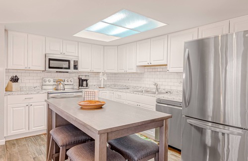 Cave Creek Maison | Dog-friendly mountain-view home with private pool, outdoor lounging & W/D