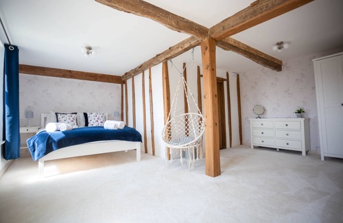 Melton Constable Autre | Dog friendly Norfolk farmhouse with private pool, hottub & sauna