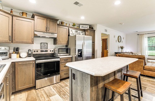 Russellville Maison | Dog Friendly, Screened Porch: St Stephen Retreat!