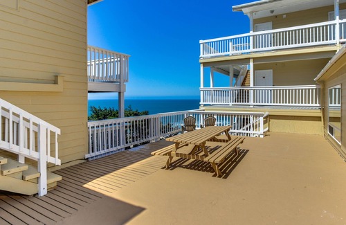 Lincoln City Appartement | Studio acceptant les chiens avec vue sur l'océan - proche de l'accès à la plage!