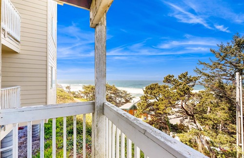 Lincoln City Appartement | studio Dog-friendly avec vue sur l'océan et un balcon - près de la plage!