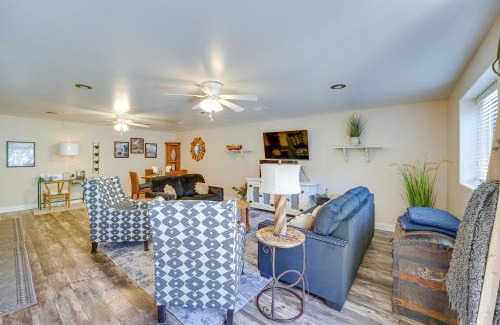 Twin Lake Maison | Dog-Friendly Twin Lake Rental 1 Mi to Lake Access