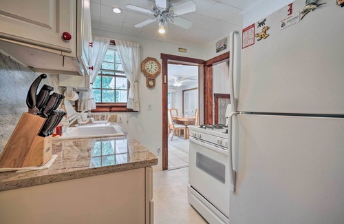 Waretown Maison | Dog-Friendly Waretown Home w/ Furnished Deck!