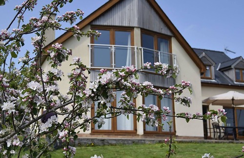Gaerwen Cottage | DOL FRAINT, family friendly, with a garden in Llanfairpwllgwyngyll