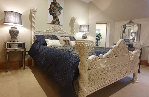 Dollar Autre | DOLLARBEG CASTLE - The Tower - Luxury Apartment