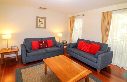 Cams Wharf Appartement | 511 Dollarbird Townhouse - Raffertys Resort