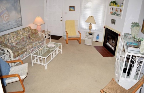 Dennisville Copropriété | Dolphin Beach Condos located in Sea Isle's Northend Sleeps 6