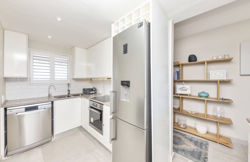 Lagoon Beach Appartement | Dolphin Beach H205, Blouberg by HMH