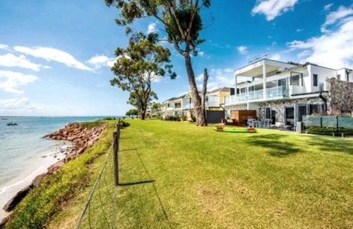 Port Stephens Council Appartement | 'Dolphin Shores' *2 SUPs 2 Kayaks* WATERFRONT ACCOMMODATION Port Stephens