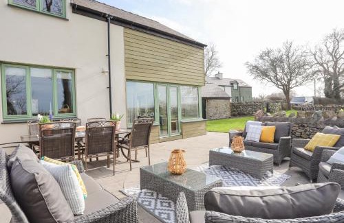 Brynsiencyn Maison | Dolwaenydd