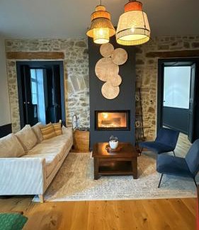 Lamalou-les-Bains Maison | Domain With Swimming Pool And Reception Room