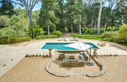 Montagnac Villa | Domaine Art et Vin - Six Chambres Villa, Couchages 12