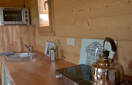 Saint-Georges-du-Bois Maison | Domaine des Deux Tilleuls - Gîte écologique "La Cabane du verger"