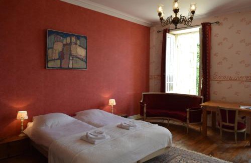 Saint-Medard-d'Excideuil Hôtel | Domaine d'Essendiéras