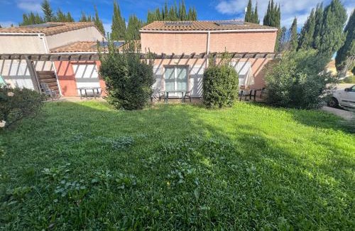 Saint-Christol Maison | Domaine de Bacchus-Villa Occitane-Climatisée 4 couchages