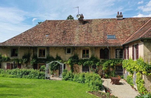 Marnoz Maison | Domaine de Bellevue Gîte du Mont Begon