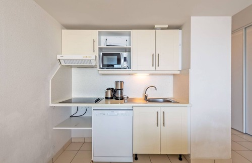 Plougonvelin Appartement | Domaine de Bertheaume by Interhome