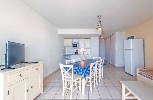 Plougonvelin Appartement | Domaine de Bertheaume by Interhome