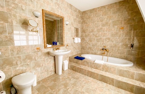 Mirepoix Autre | Manoir au Domaine de Bize au parc avec piscine et jacuzzi