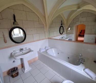 Noyant-de-Touraine Hôtel | Domaine de Brou