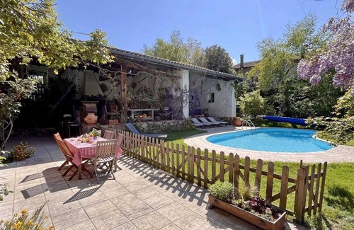 Essertines-en-Donzy Cottage | Domaine de Campagne : Charme Authentique avec Piscine et Spa