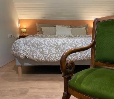 Huismes Lit Et Petit-Déjeuner | Domaine de la Closerie Champêtre - Chambres d'hôtes