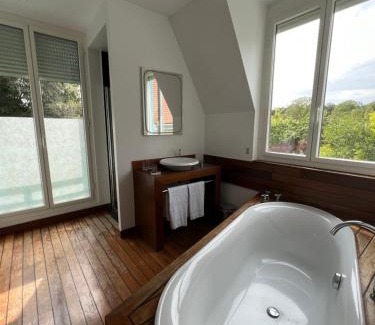Rolleboise Hôtel | Domaine De La Corniche