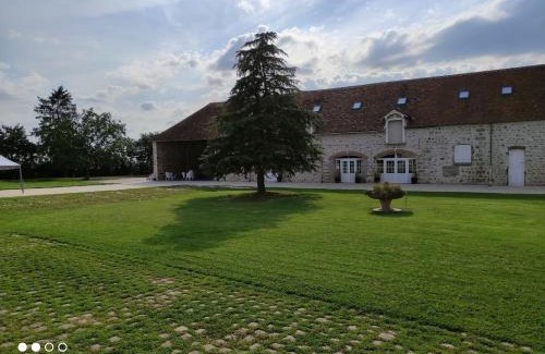 Mormant Lit Et Petit-Déjeuner | Domaine de la Ferme de Mont