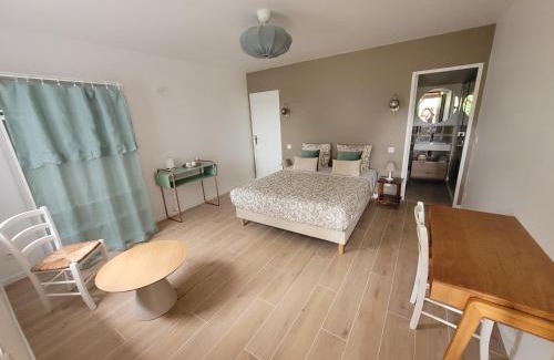 Mortagne-sur-Gironde Lit Et Petit-Déjeuner | Domaine de la gare M - anciennement Logis de La Garenne