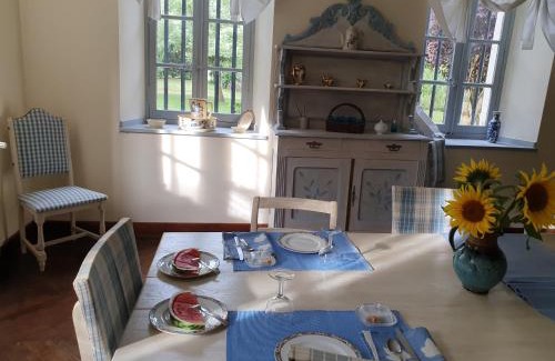 Engravies Lit Et Petit-Déjeuner | DOMAINE DE MARLAS - CHAMBRES D'HÔTES