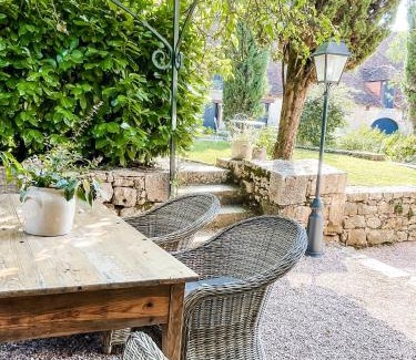 Tourtoirac Lit Et Petit-Déjeuner | Domaine de pragelier