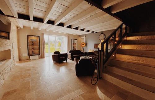 Prisse-la-Charriere Maison | Domaine de Saint Florent - Piscine & Spa